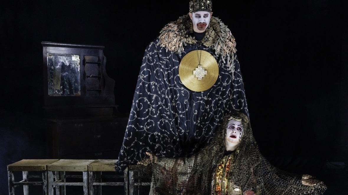 O que faz um cenógrafo no teatro?