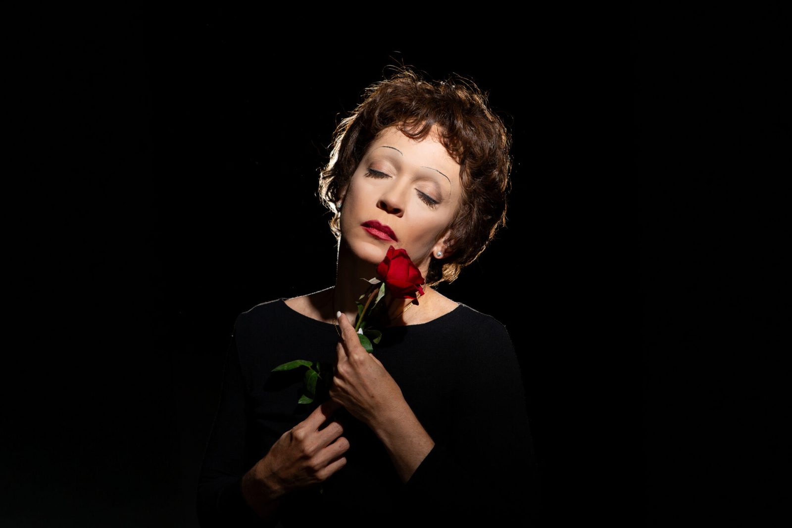 Piaf – Eu Não Me Arrependo estreia no Teatro Bradesco com Laila Garin